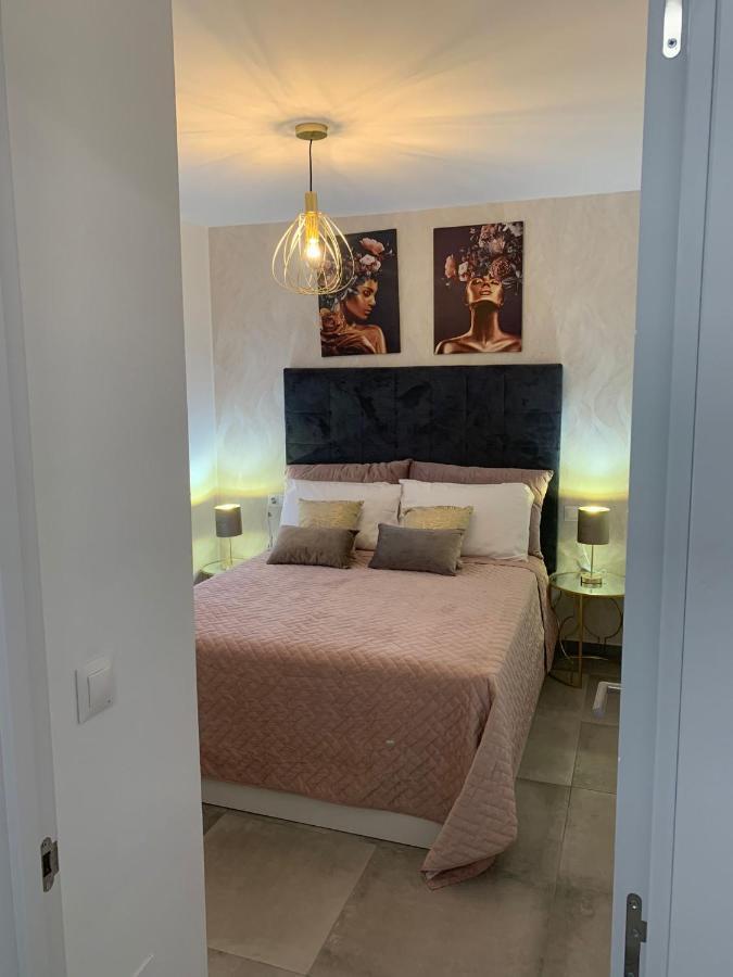 Los Boliches Holidays Suites Фуeнхирола Екстериор снимка