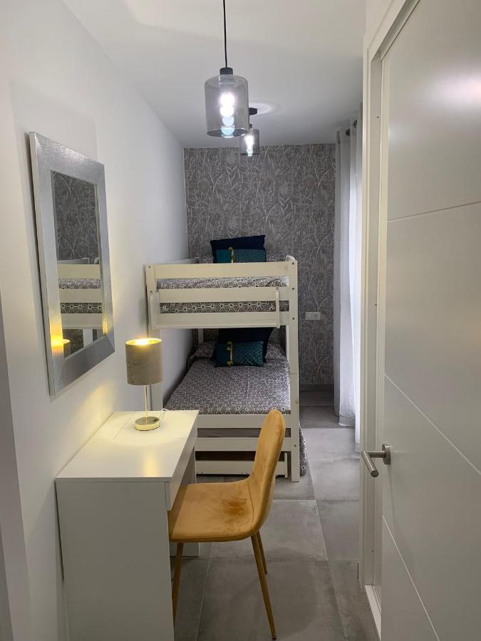 Los Boliches Holidays Suites Фуeнхирола Екстериор снимка