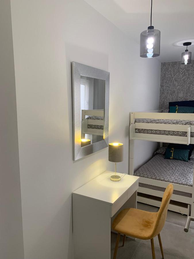 Los Boliches Holidays Suites Фуeнхирола Екстериор снимка