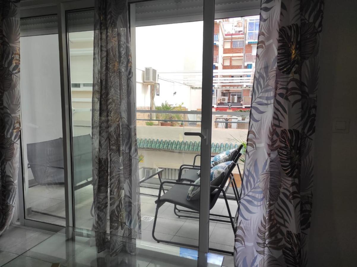 Los Boliches Holidays Suites Фуeнхирола Екстериор снимка