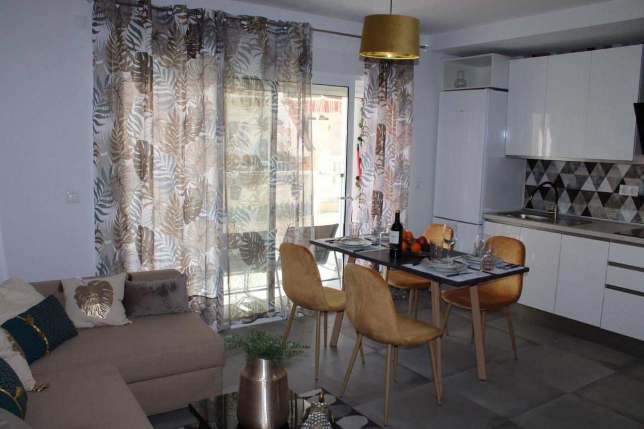 Los Boliches Holidays Suites Фуeнхирола Екстериор снимка