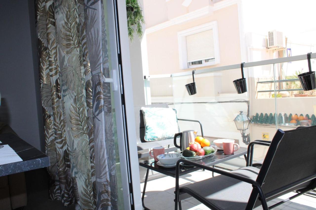 Los Boliches Holidays Suites Фуeнхирола Екстериор снимка