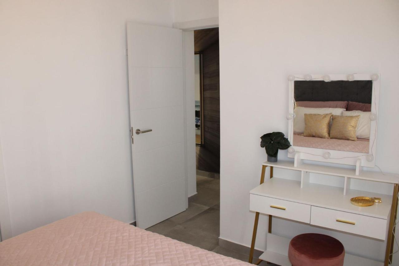 Los Boliches Holidays Suites Фуeнхирола Екстериор снимка